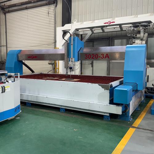 Трехосевой станок для гидроабразивной резки металла Waterjet 3020.